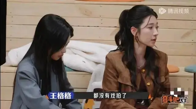 2025短剧行业内卷解读：女演员3天仅睡1小时，揭秘生存现状与AI冲击