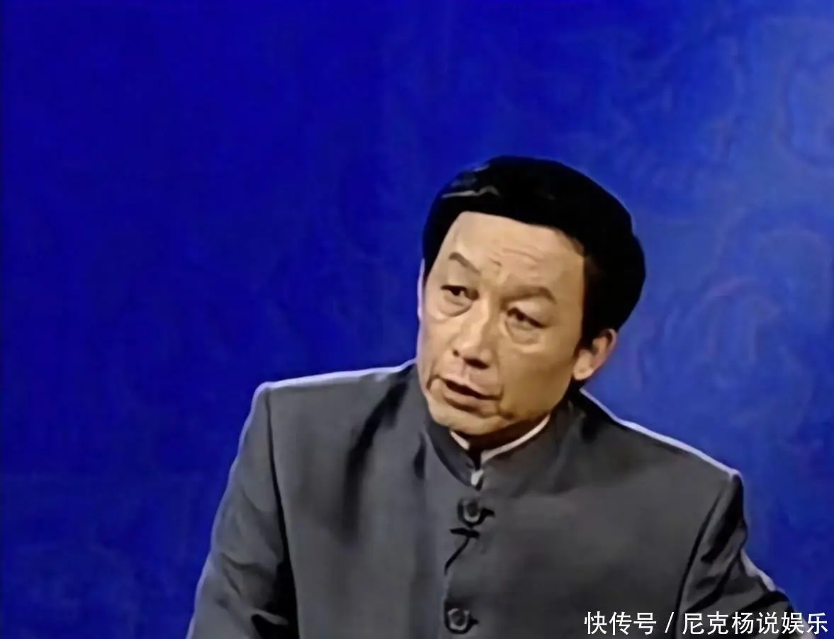 易中天沉迷短剧剧情：每月25元充会员，深度拆解“打脸复仇”套路