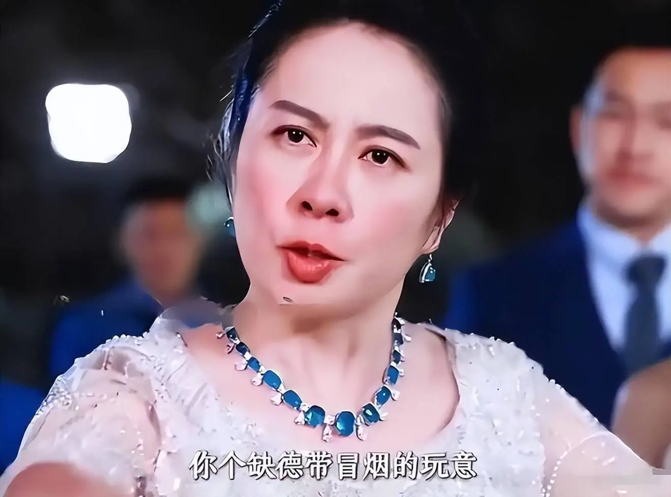 视后放下身段演东北婆婆，3天10亿播放！叶璇：短剧才是打工人解药