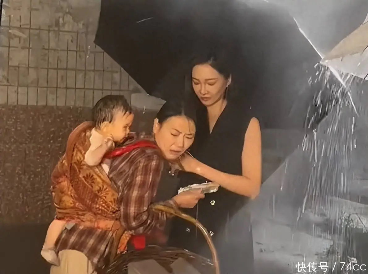 短剧行业乱象揭秘：1岁婴儿深夜淋雨，800元片酬撕开剧组遮羞布