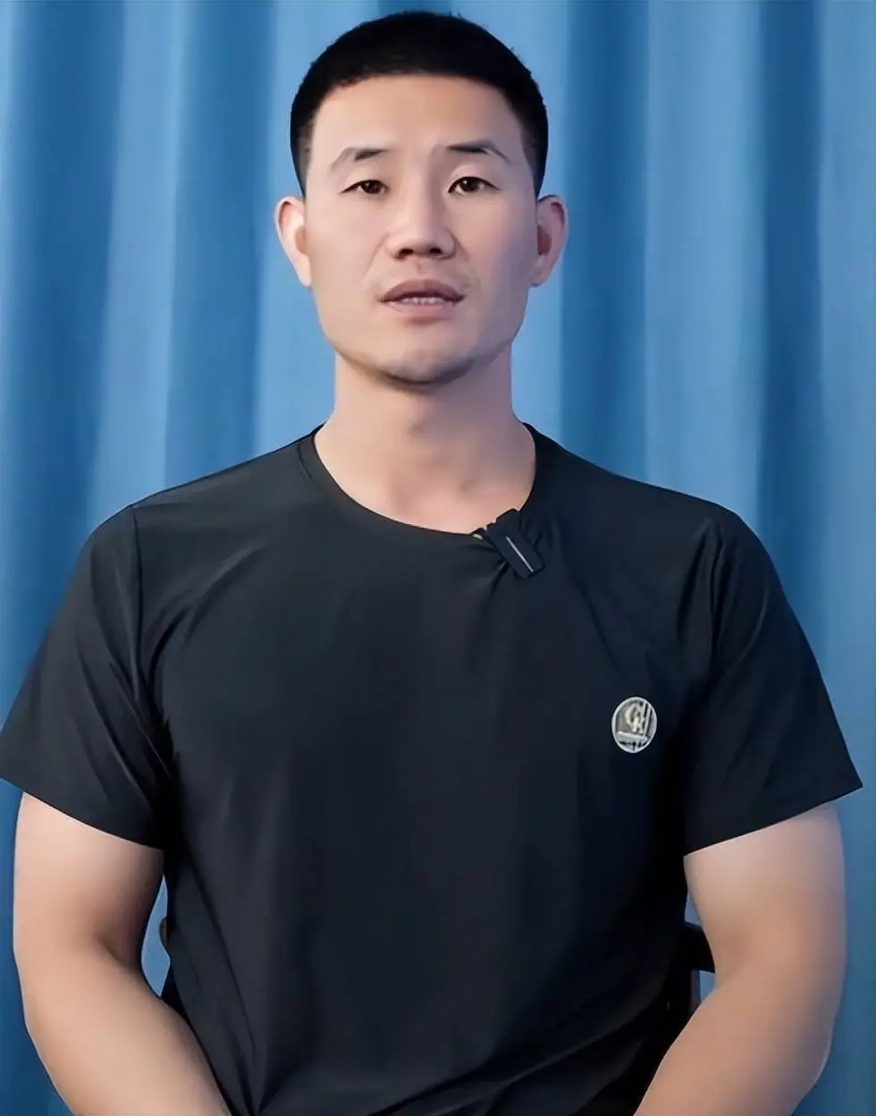 谢孟伟新动向：演唱会取消公司解散，转型短剧演员难救口碑