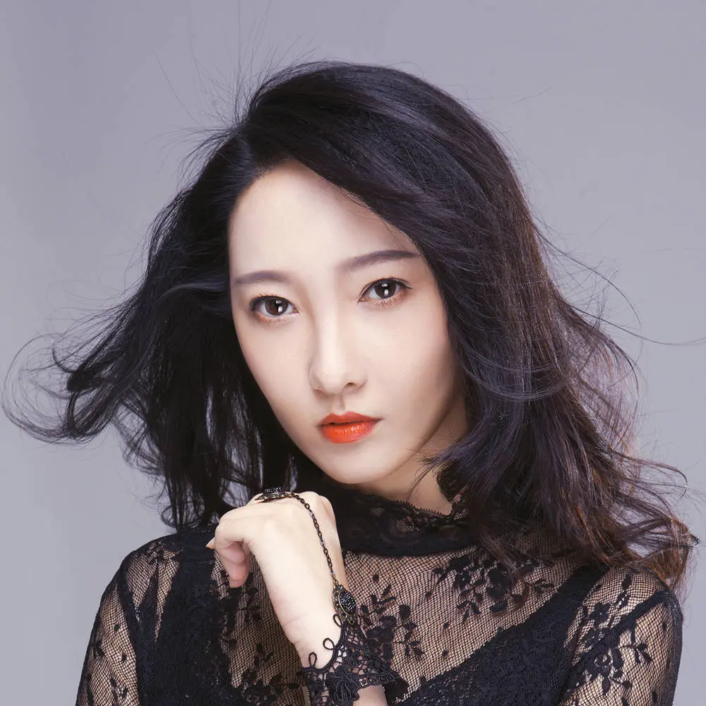 短剧演员动态：邢昀暴雨维权，生存现状与AI冲击全拆解
