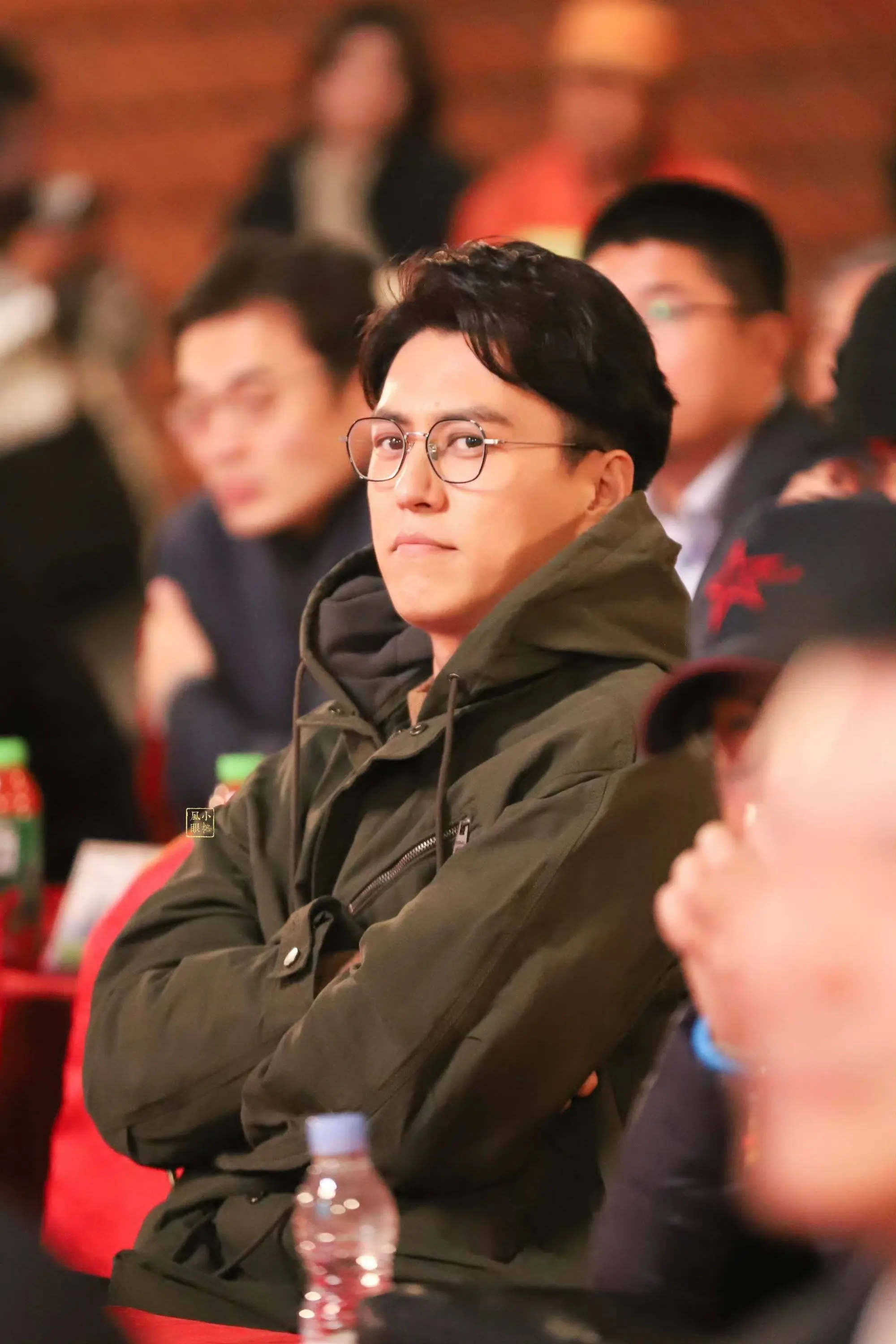 2026短剧资讯：靳东两会辣评短剧出海，深度拆解爆款流量密码与行业乱象