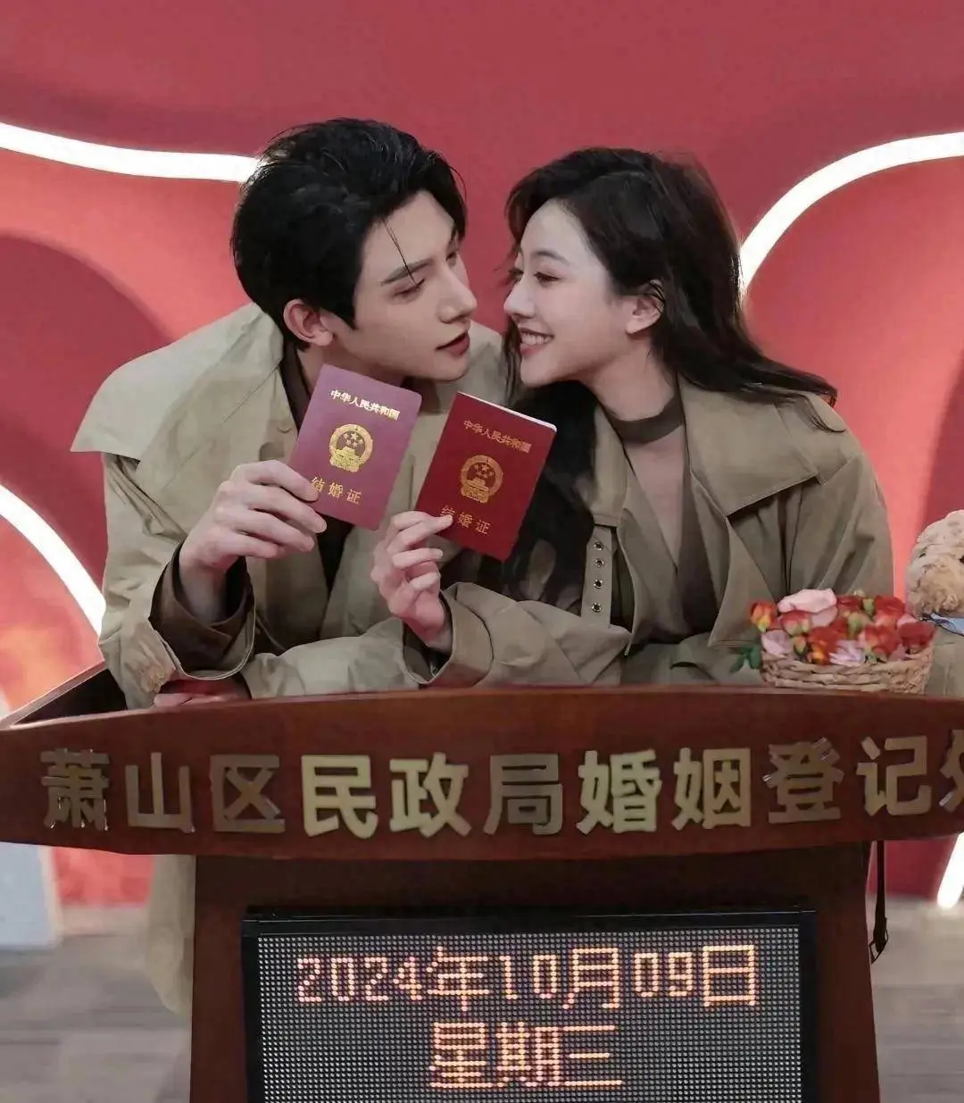 短剧演员动态：4对爆款CP假戏真做，高甜爽点全拆解