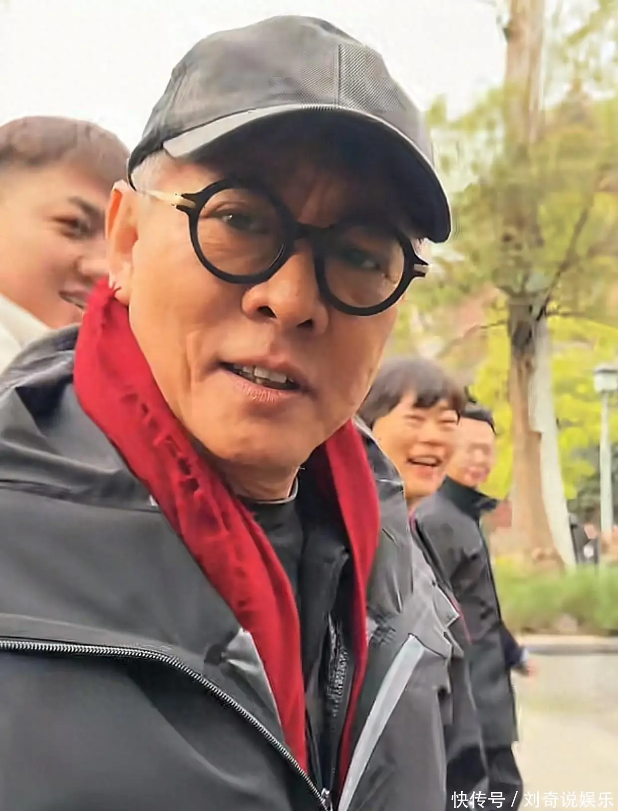 李连杰进军短剧行业：首部武侠爆款开机，力捧新人引热议