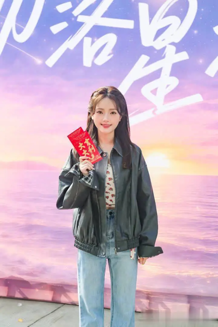 短剧资讯：《吻落星河》成都开机，王路晴高甜爽点全拆解