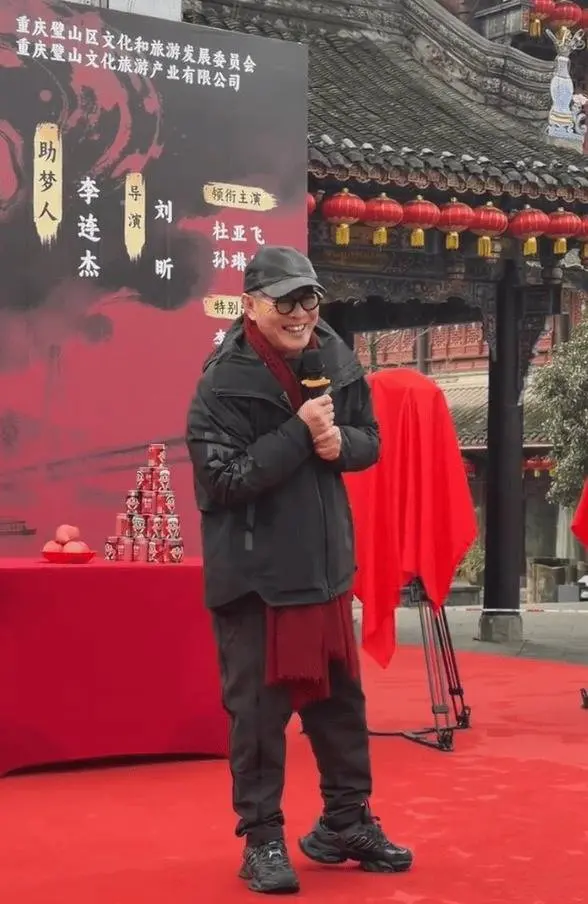 行业资讯：62岁李连杰首拍短剧《源力江湖》，甘当绿叶只为武术传承