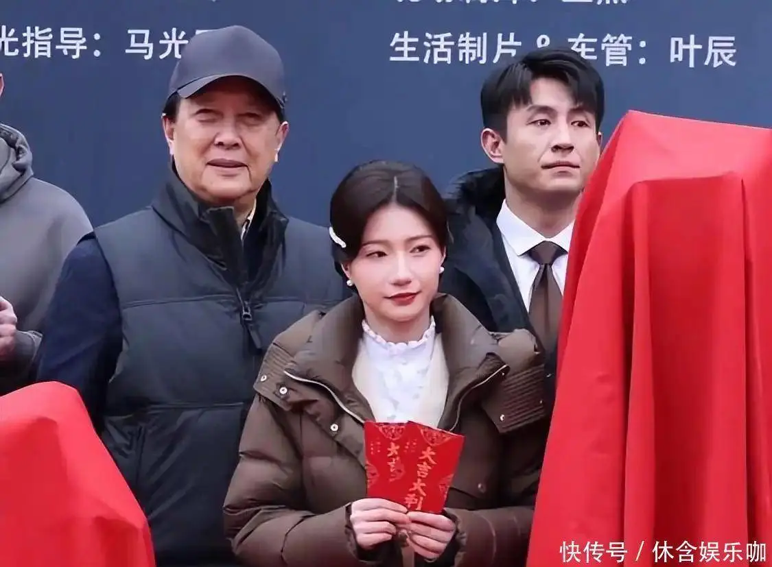 73岁唐国强入局短剧：解析帝王专业户下凡背后的生存突围与行业精品化趋势