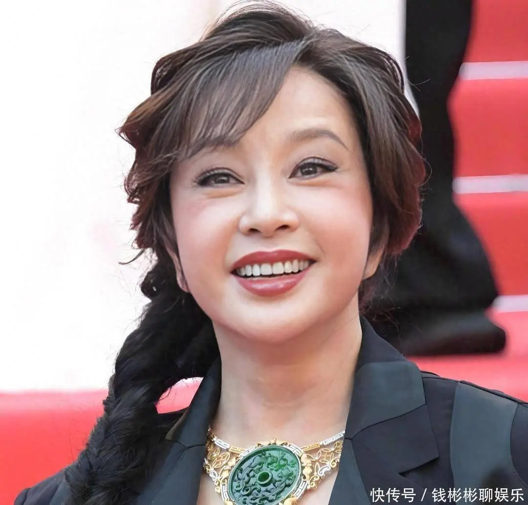 短剧资讯：刘晓庆75岁再演14岁少女，毛戈平爆改引热议
