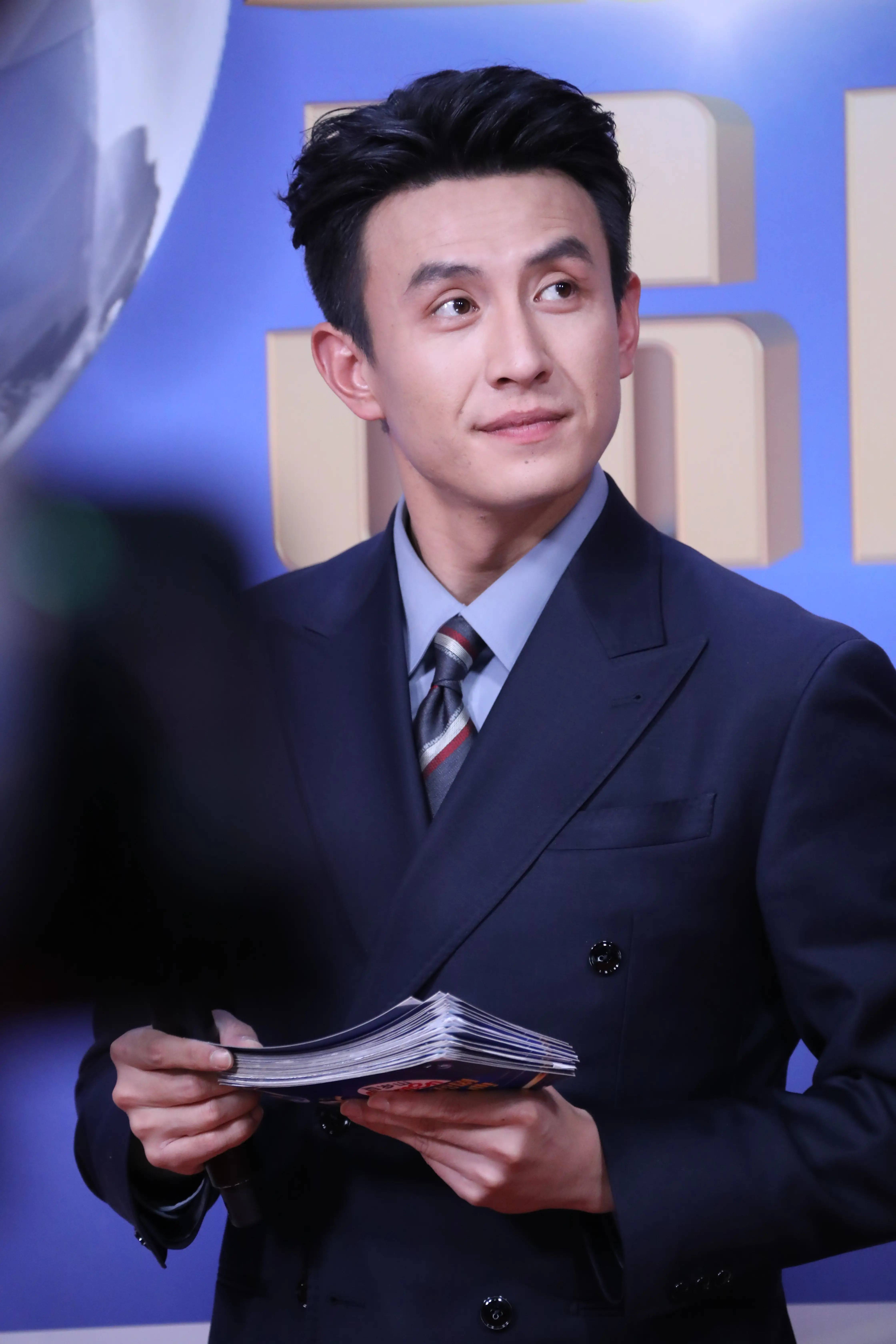 2026微短剧盛典上海启幕：刘晓庆旗袍压轴，李柯以陈添祥等顶流演员红毯竞艳